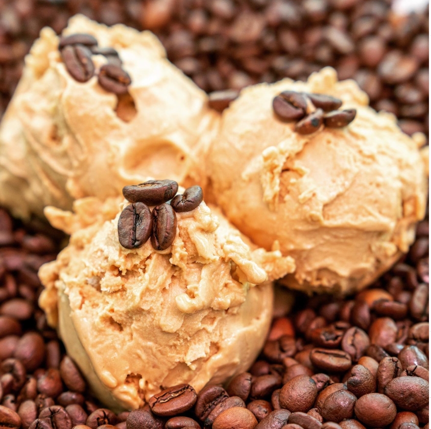 Koffiegelato met koffiebonen